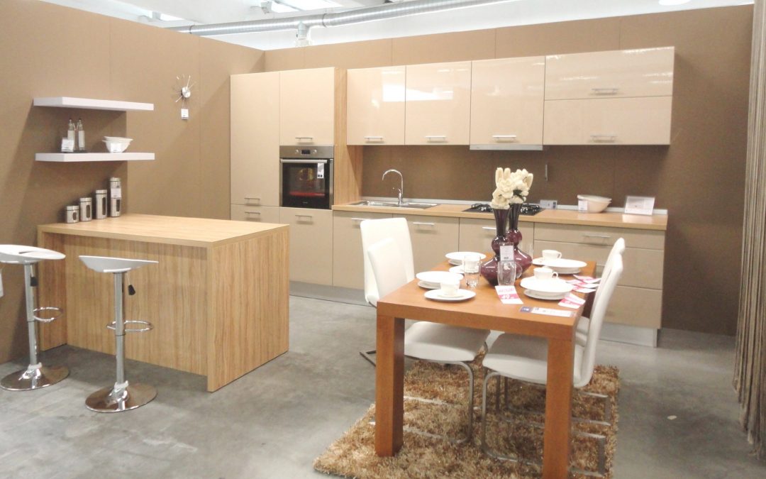 Kompletna notranja oprema za vikend ob morju